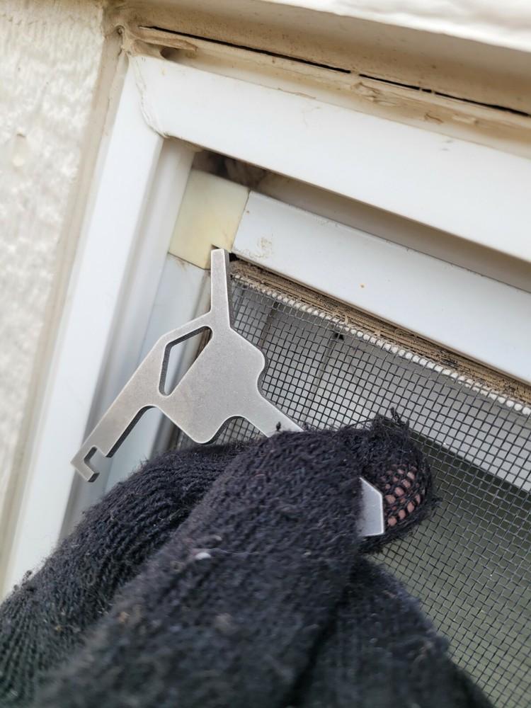 Window Screen Removing Tool