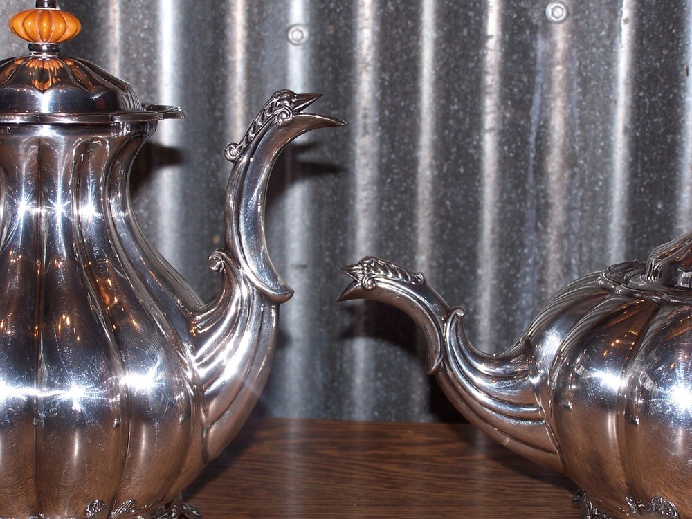 Vintage Melon Pattern Silverplate Coffee & Tea Service w Melon Bakelite Finials