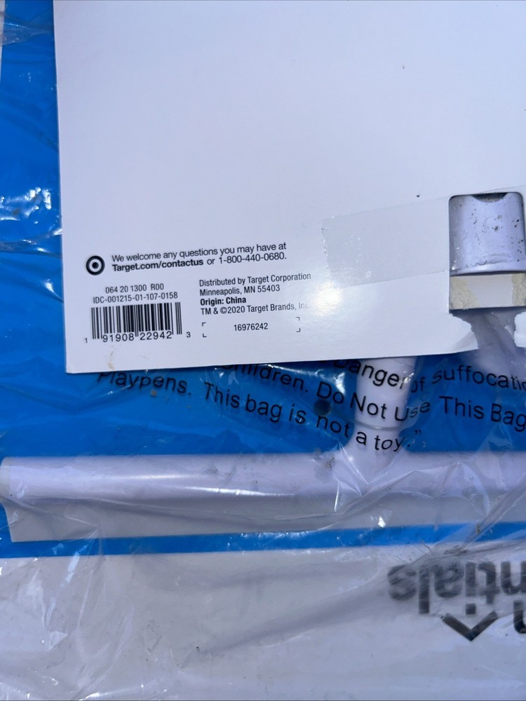 Room Essentials Squeegee with Suction Hold - White G