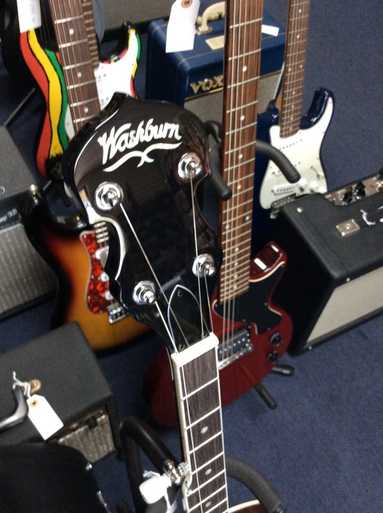 Washburn B11K Banjo (5 String) with hardshell case new!