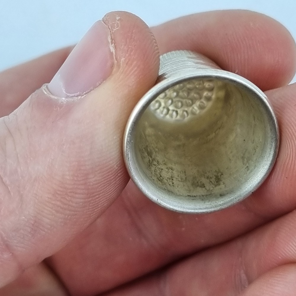 Solid Silver Thimble Birmingham 2002 A J Poole