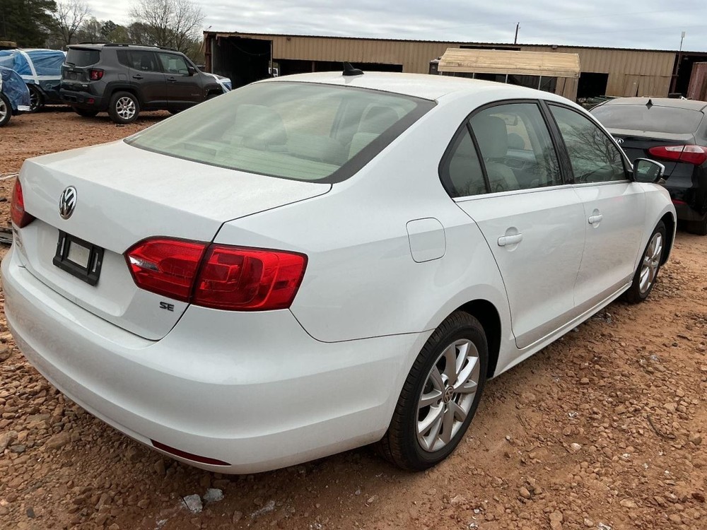 JETTA 2014 Glove Box 5013501