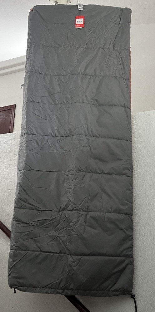 NWT! The North Face Wasatch 45 Sleeping Bag REG/RH Rectangular w/ Stuff Sack