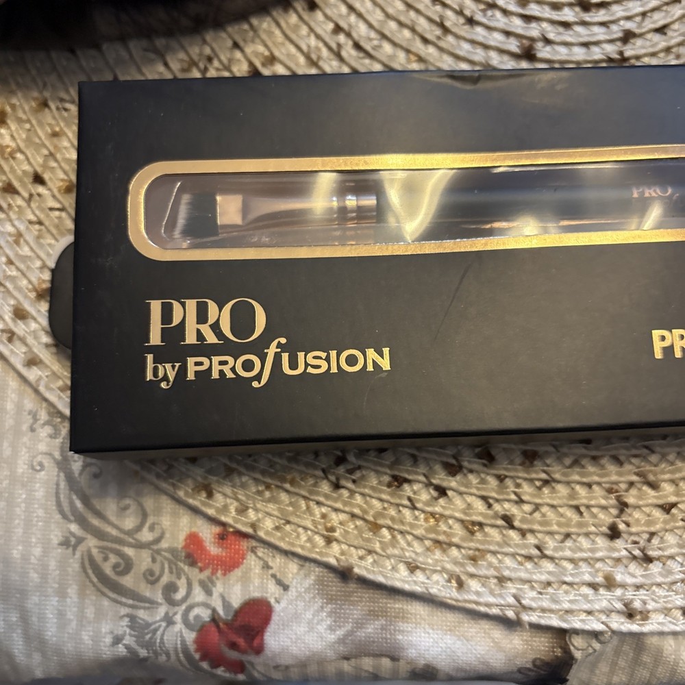Pro By Profusion Pro Angled Brow Brush w/ Sleek Design For Precise Application