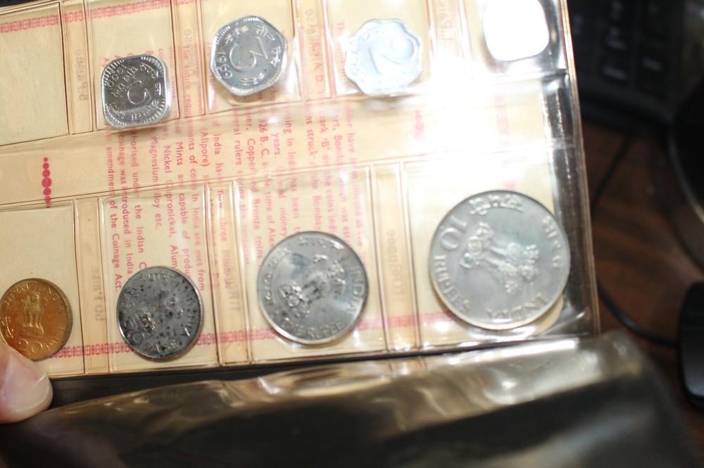 India Proof Set 1968 #4 Brown Case Missing a 10 Paise