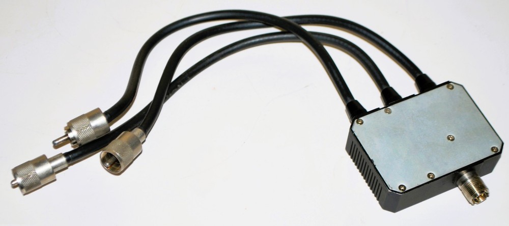 Comet CFX-324 Triplexer/RF Combiner-Splitter