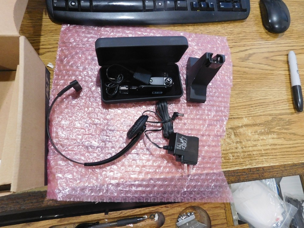 Plantronics Model: CS520 Headset Cradle with AC Adapter.