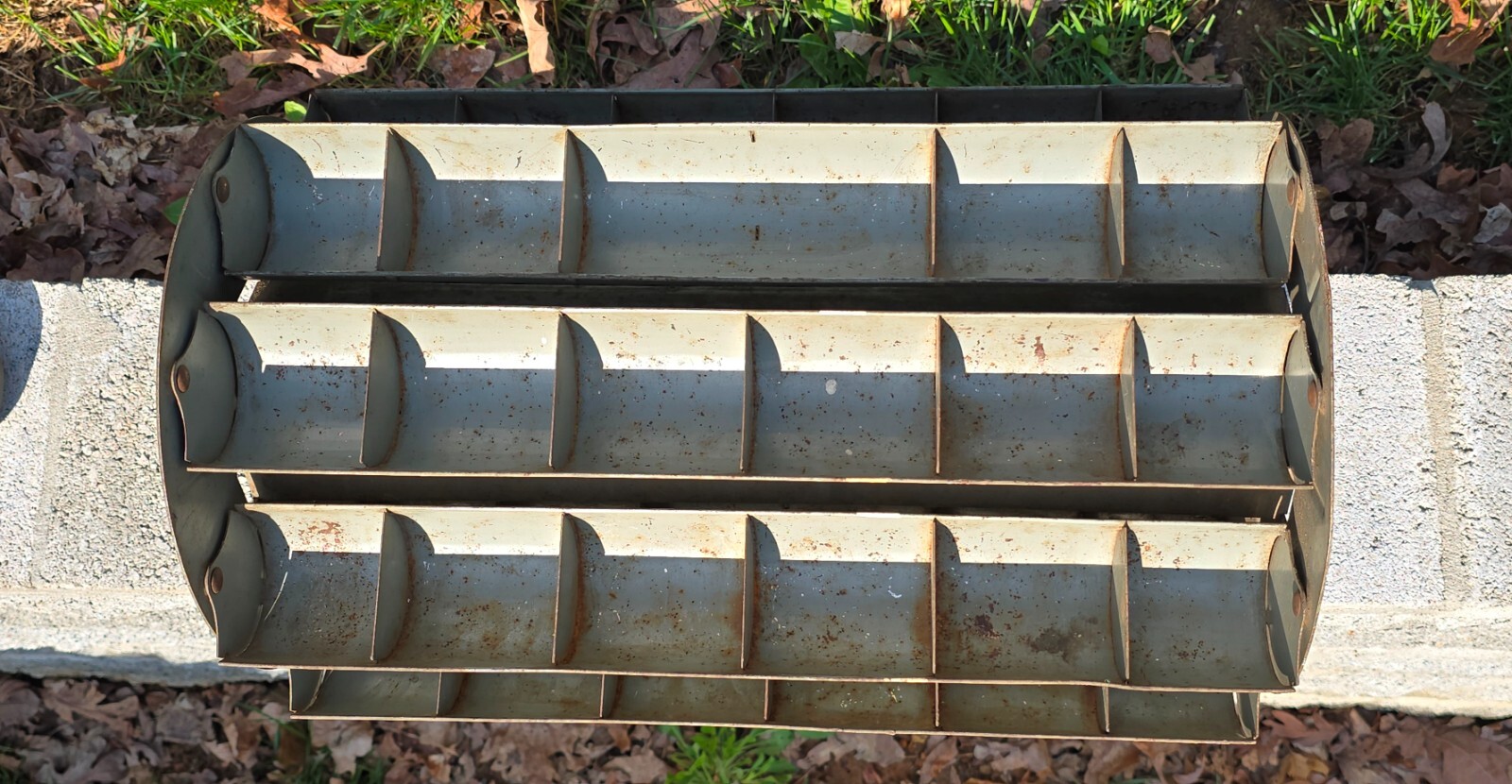 VINTAGE KARI-ALL METAL CAROUSEL PARTS HARDWARE KARI ALL PARTS ASSORTER ROTOBIN