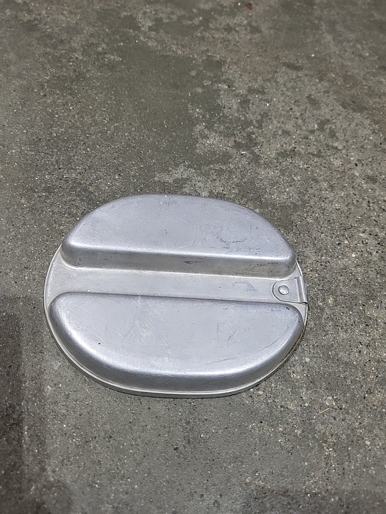 ORIGINAL WWII US ARMY & MARINE MESS KIT-DATED 1944