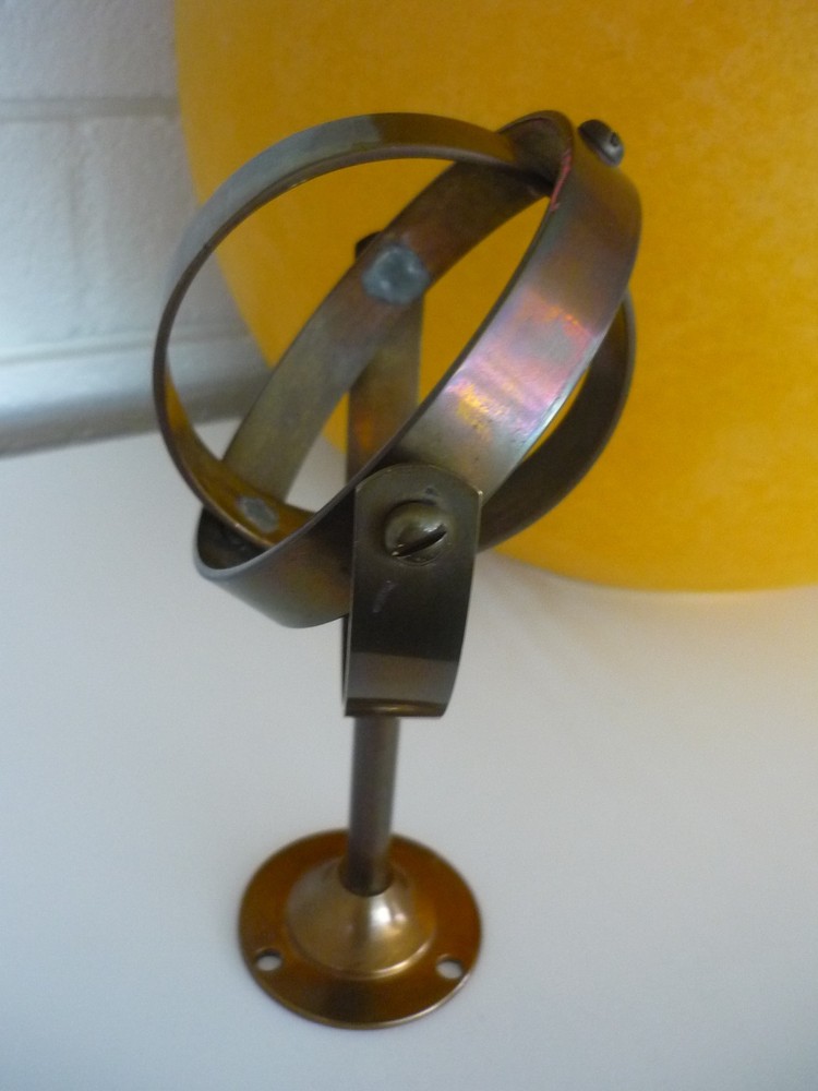 VINTAGE SOLID BRASS NAUTICAL GIMBAL COMPASS NAVIGATIONAL INSTRUMENT 7” TALL
