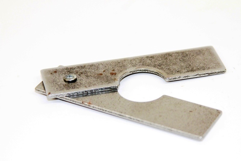 Metal Tail Stripper Trapping  Supplies