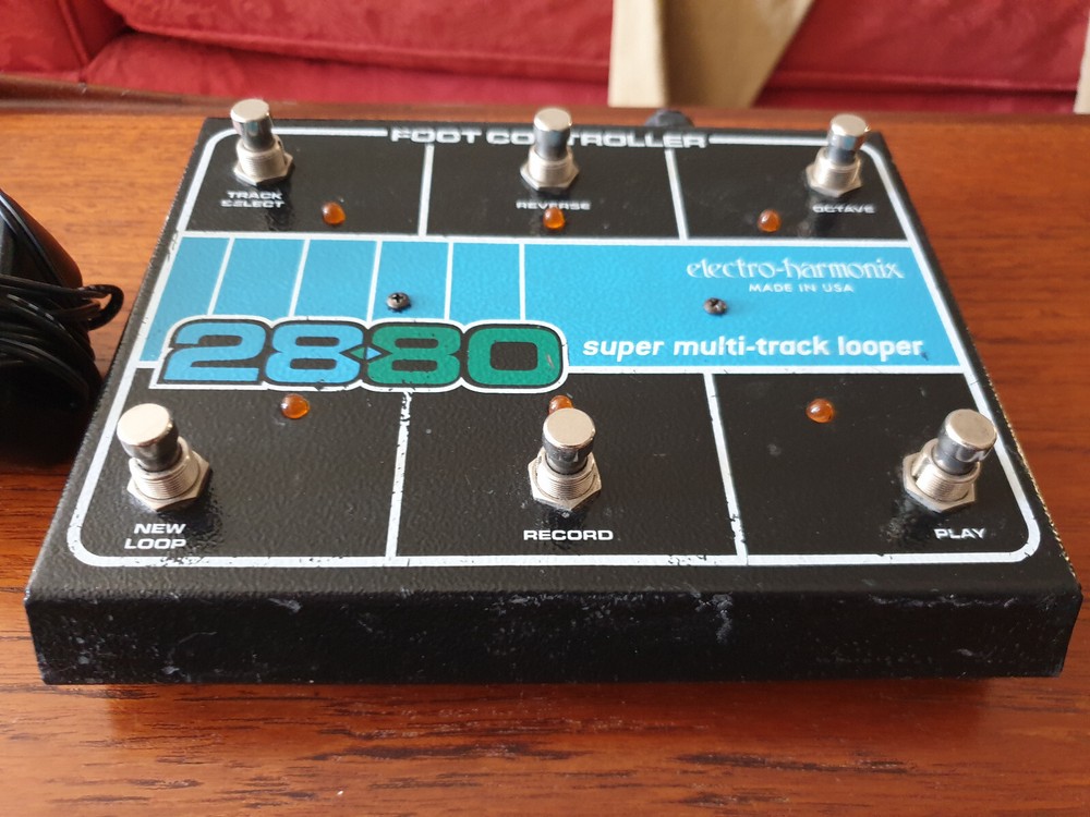 Electro-Harmonix 2880 Multi-Track Looper plus Controller