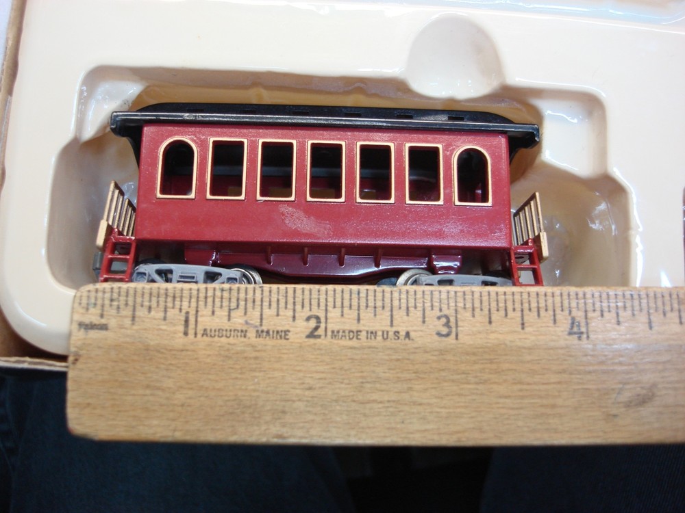 DESKTOP LOCOMOTIVE TRAIN SET - FELDSTEIN & ASSOC. - COMPLETE & GREAT CONDITION