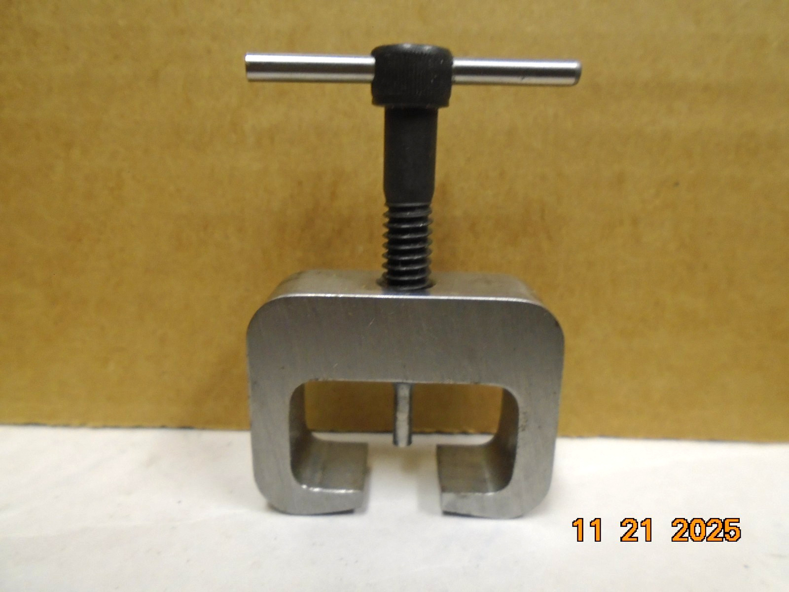 LIONEL SERVICE TOOL ST-311 SMALL  WHEEL PULLER HARD STEEL MANY USES SEE PICTURES