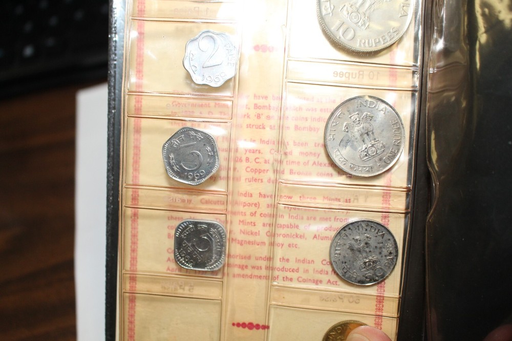 India Proof Set 1968 #4 Brown Case Missing a 10 Paise