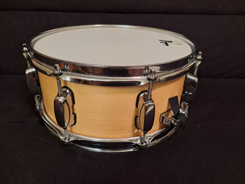 tama snare drum