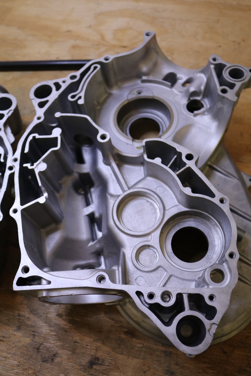 2007 KAWASAKI BRUTE FORCE 750 KVF750 4X4 ENGINE MOTOR CRANKCASE CRANK 14001-0015