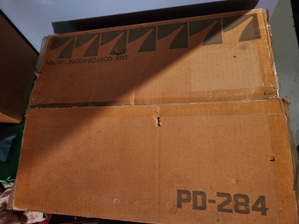Luxman PD 284 Turntable