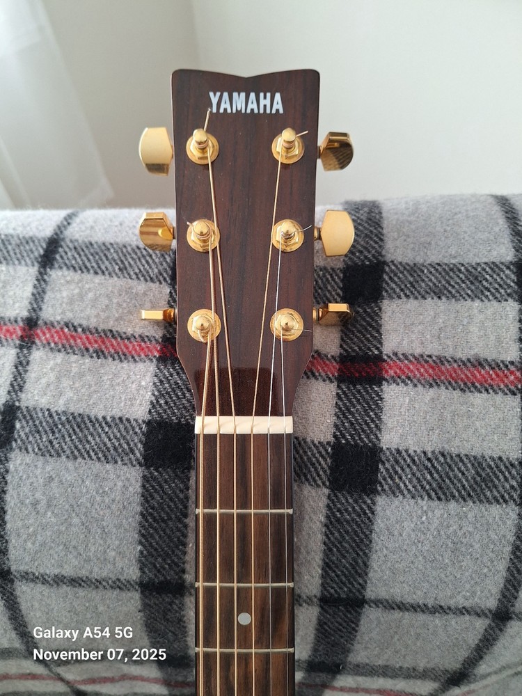 Yamaha Dreadnaught SCF08 Great Shape New Martin Strings