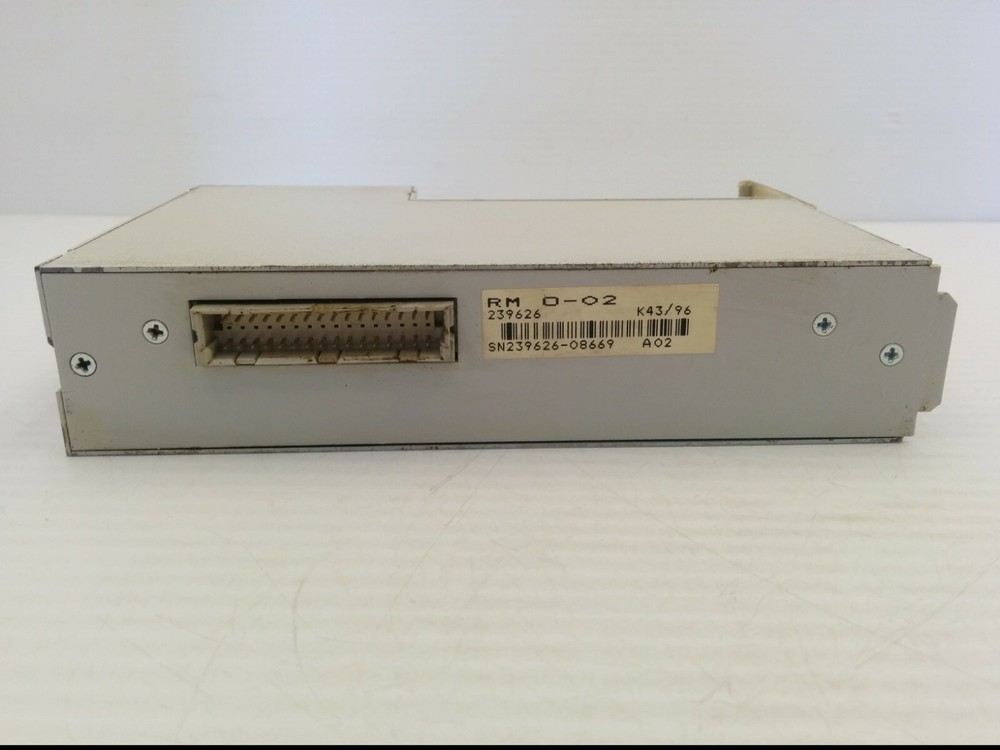 INDRAMAT RM O-02 OUTPUT MODULE, 8 CHANNELS, 24 VDC 2A