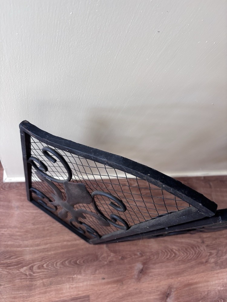 Vintage Fleur De Lis 3-panel Wrought Iron Fireplace Screen