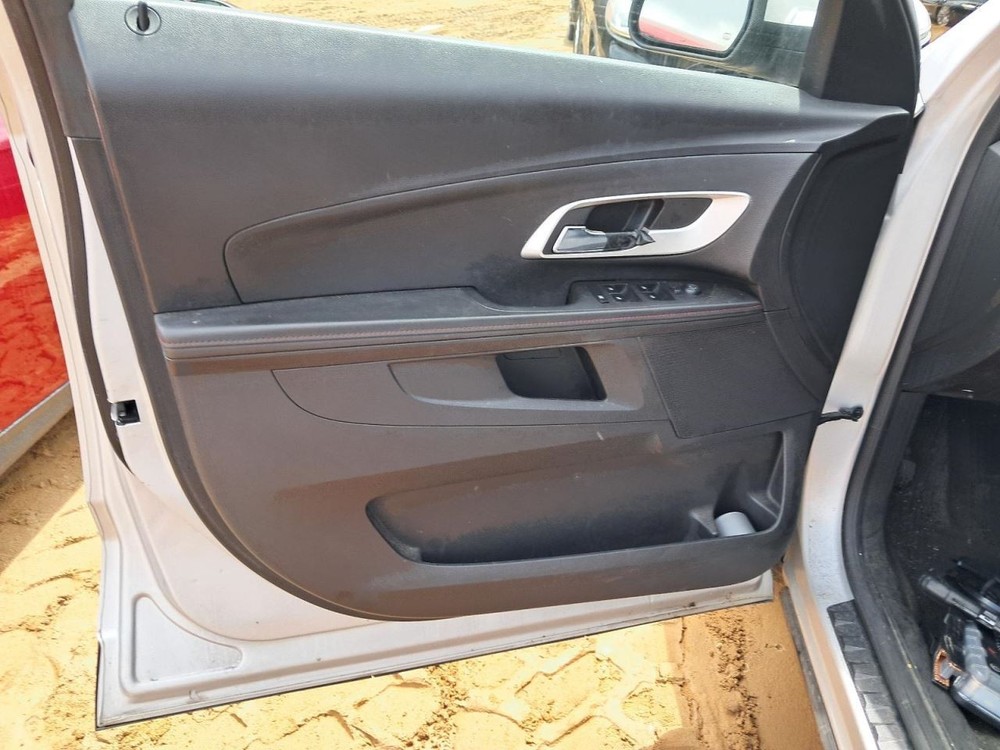 EQUINOX 2011 Glove Box 4744678