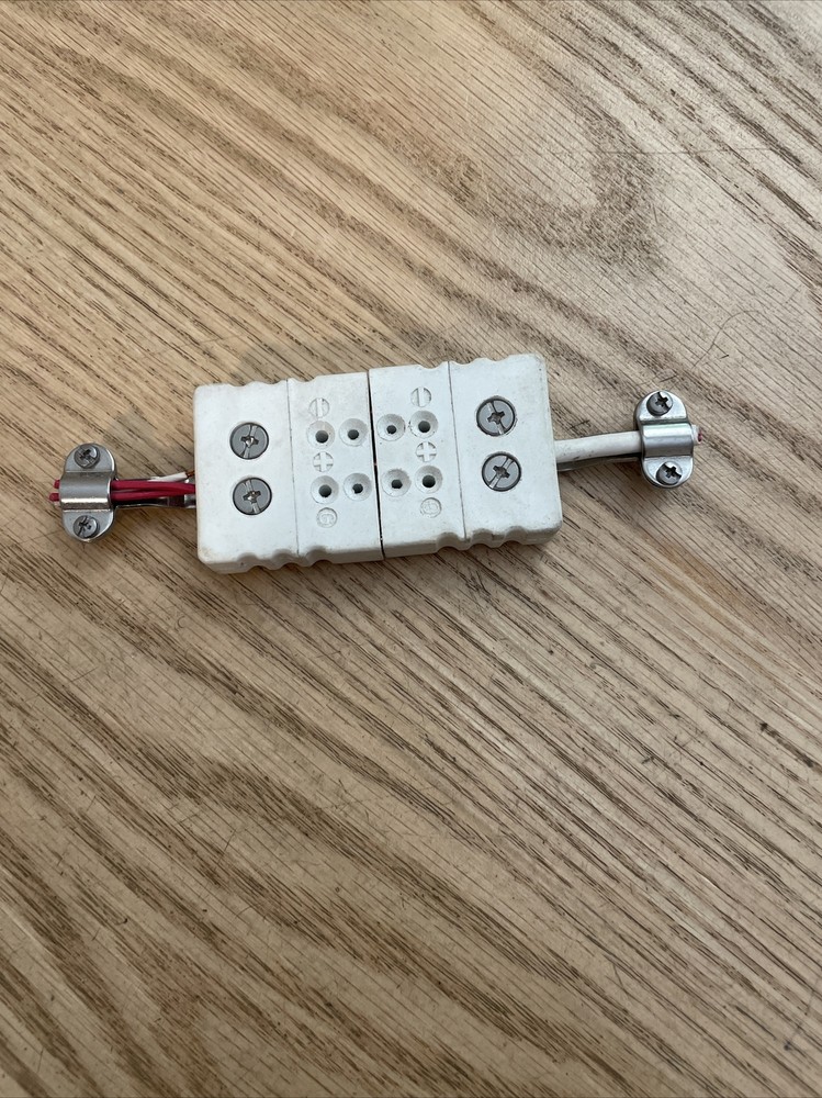 Three-pin Thermocouple Resistance Connector