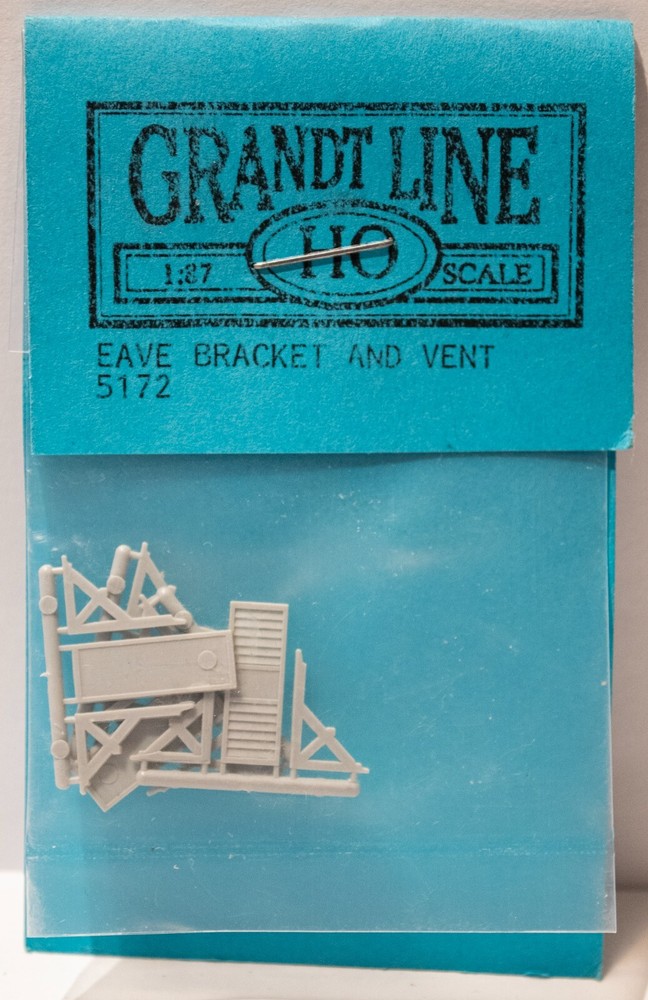 Grandt Line HO #5172 Eave Bracket & Louvered Vent