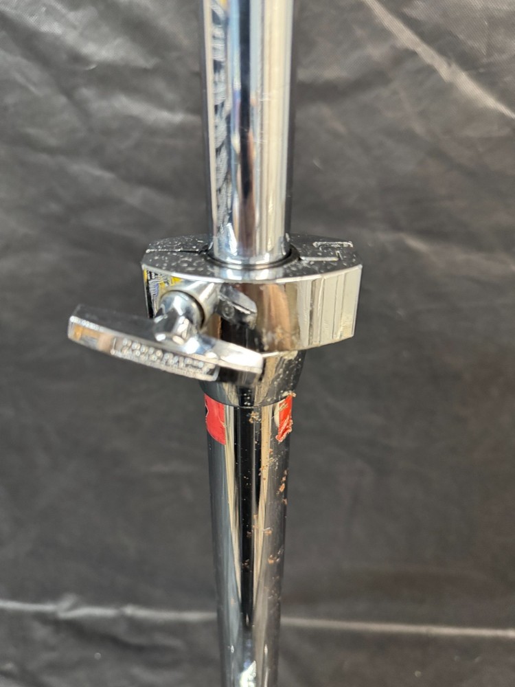Ludwig straight cymbal stand. Solid,3 pc model functions great, looks good.