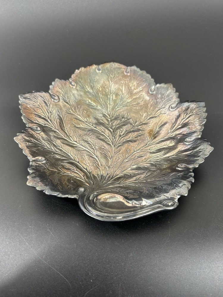 Vintage Reed & Barton Silver-Plated Leaf Dish Shallow – Pattern 140