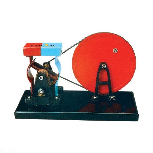Manual Dynamo Electricity Generator Model for Physics Demonstration