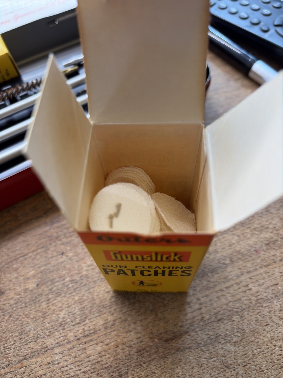 VTG Outers Gunslick No. 477 Rifle Cleaning Kit 22 In Original Box Red Tin (13)