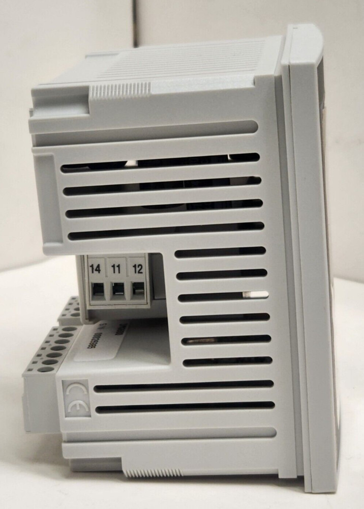 Lovato DMG 600 / DMG600 Flush-mount LCD multimeter