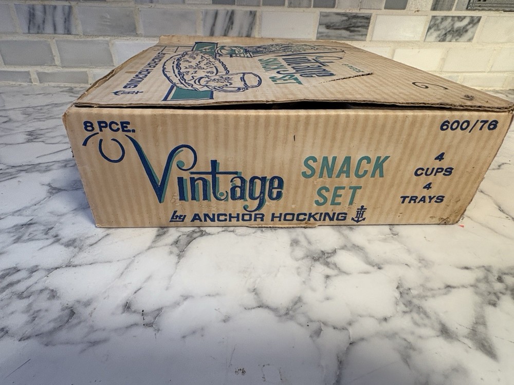 ANCHOR HOCKING 16 Piece Glass Snack Set GRAPE PATTERN Two Full Sets.