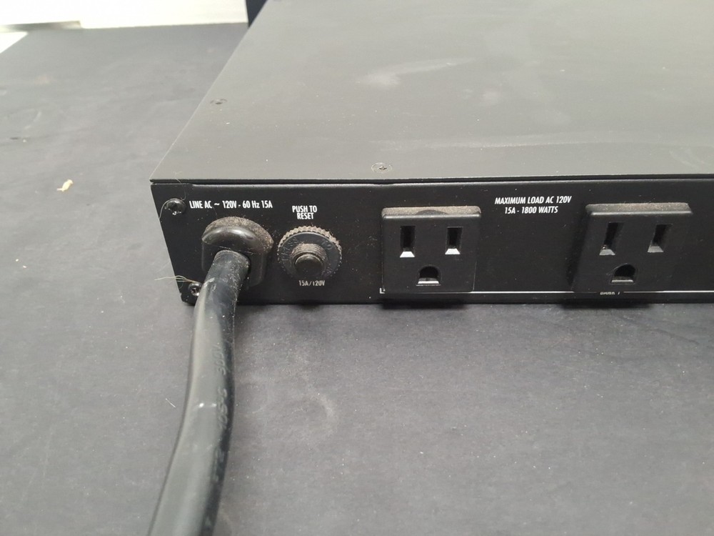 Furman PL-PLUS C 15A Power Conditioner