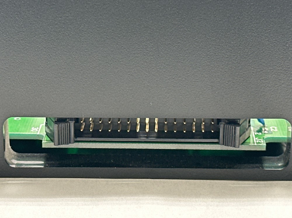 Hitachi 33021990-3 9-Slots PLC Rack