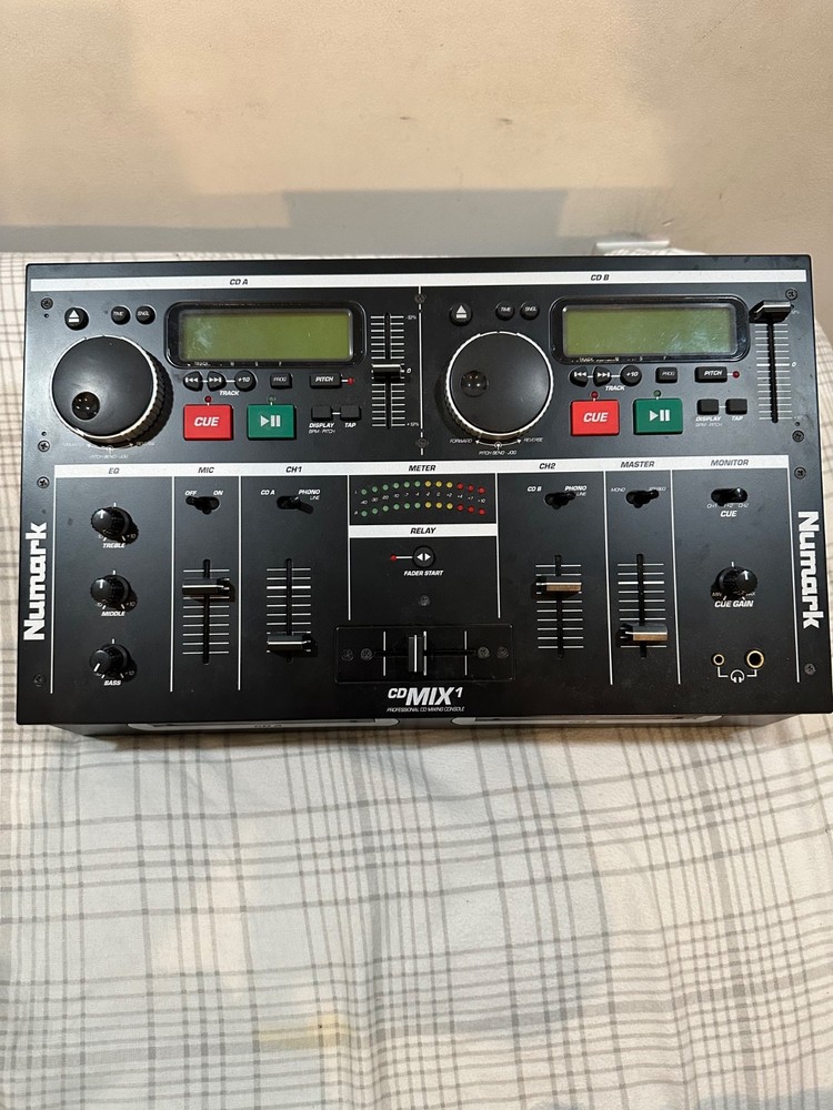 Numark CDMIX1 Professional Dual CD Mixing Console