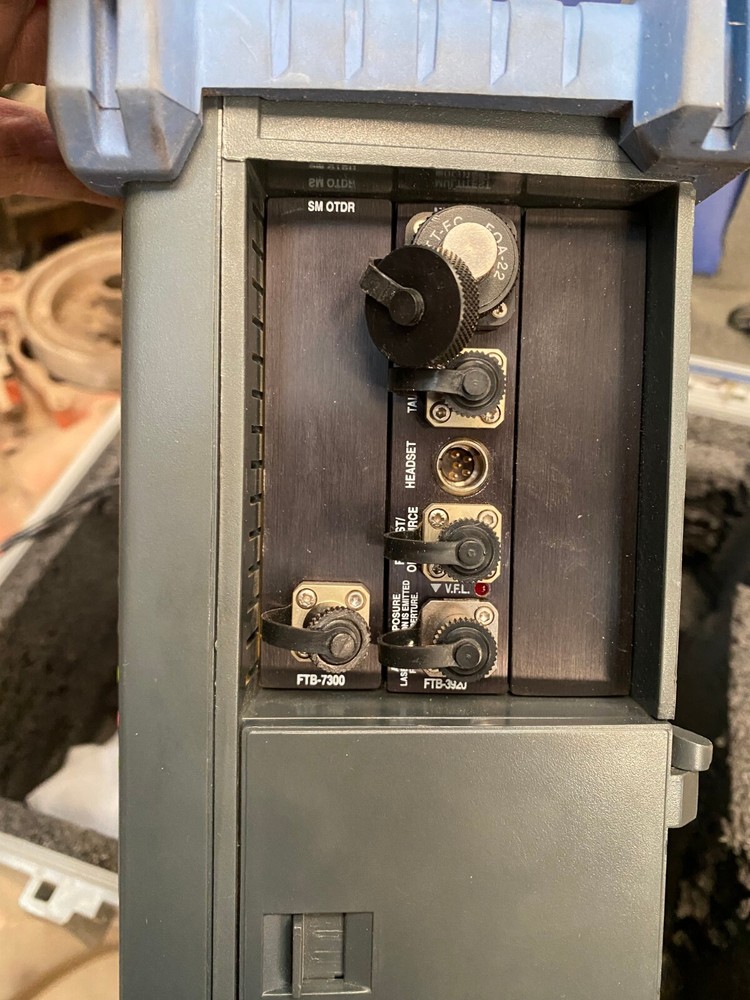 Exfo FTB-300 Universal test system with FTB-7300 OTDR Module, FTB-3920