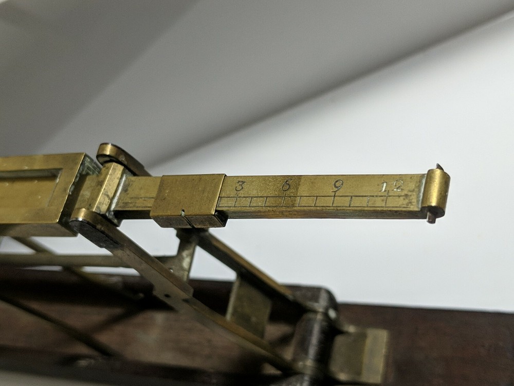 Antique Guinea or Sovereign Balance Scale Boxed Scales