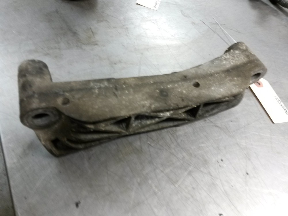 Accessory Bracket For 10-11 GMC Acadia  3.6