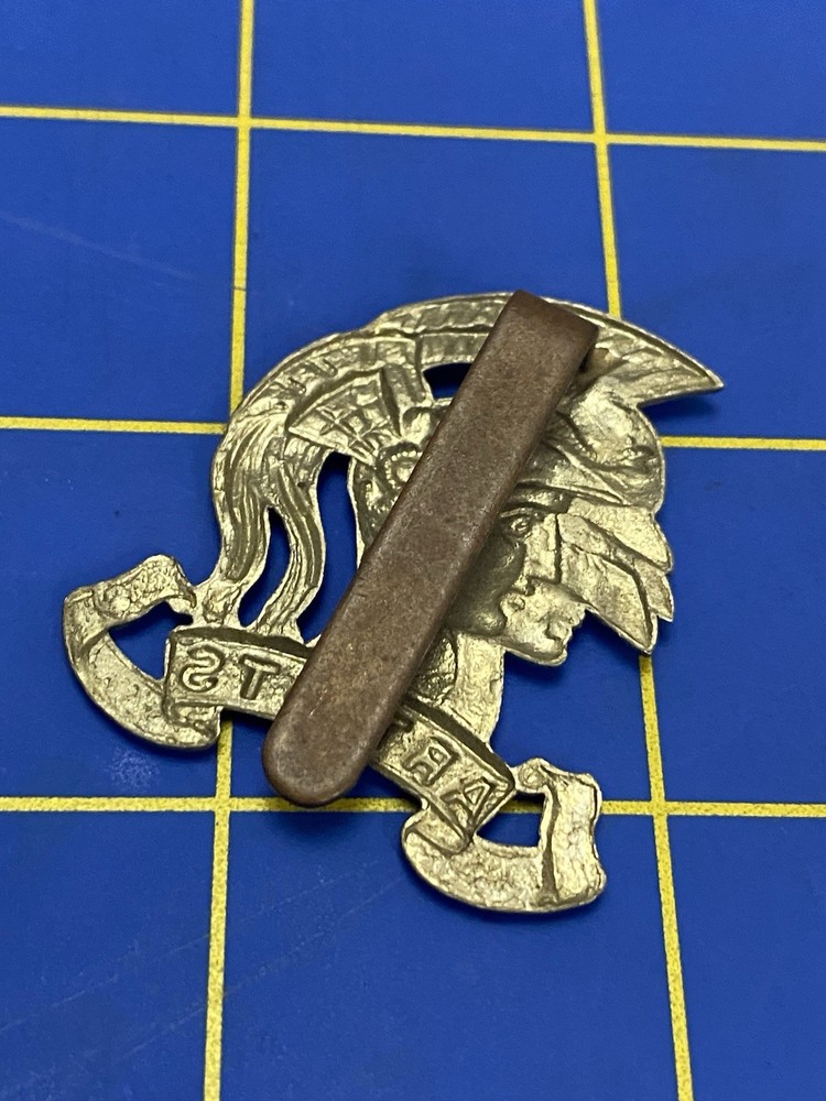 28TH BN ARTISTS RIFLES FIRST PATTERN Cap Badge
