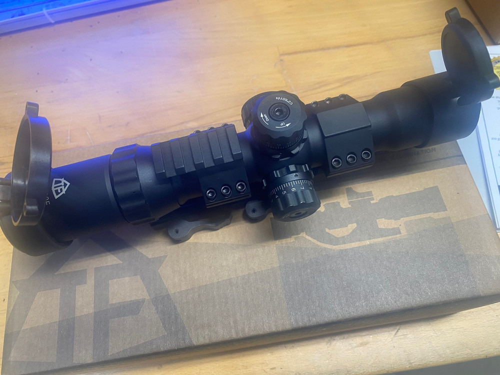 Trinity Force 1-4x28 Rifle scope w/Quick detach mount