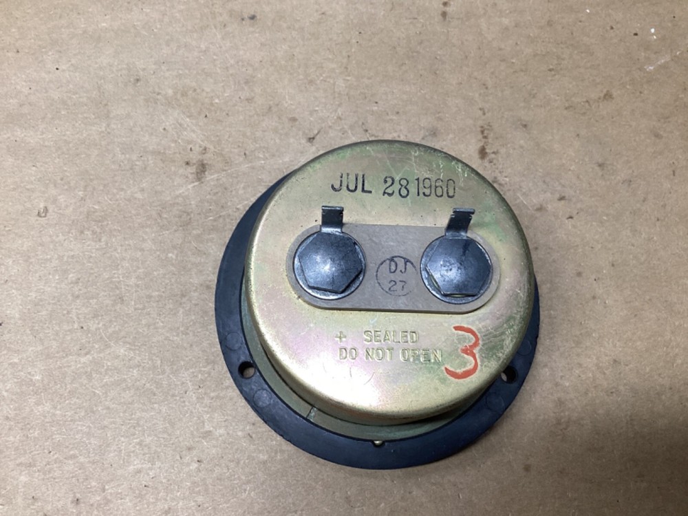 Panel Gauge Volts DC, Model R 330 Ruggedized #104F277*CO