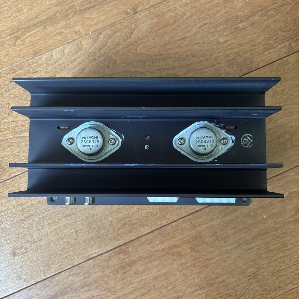 Yamaha amplifier with Hitachi 2SC897B