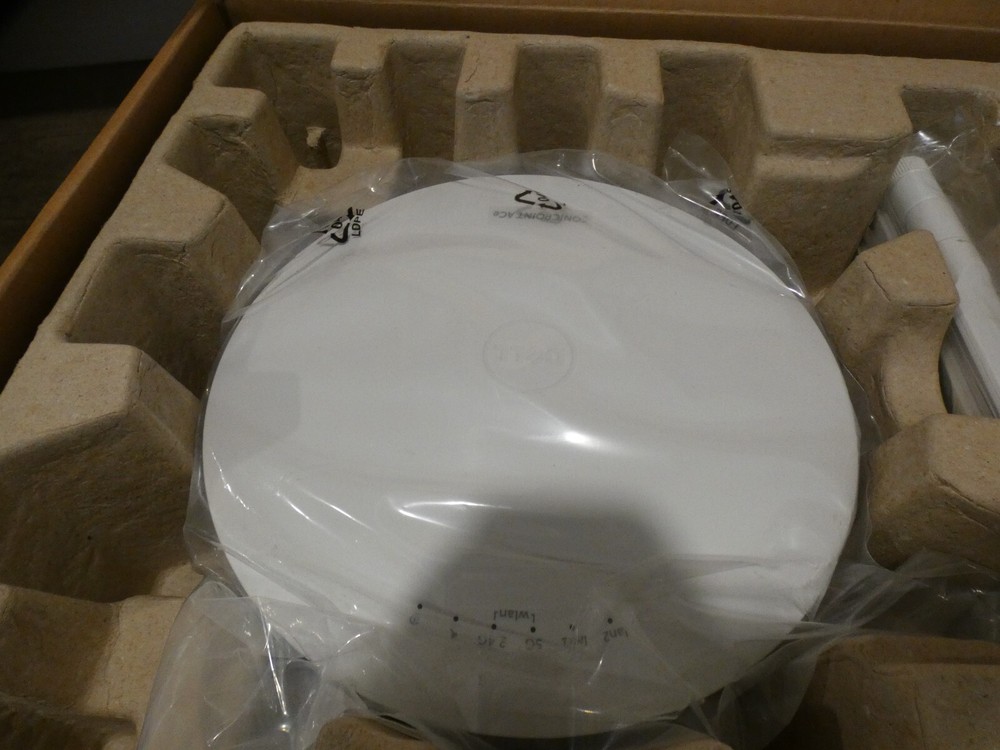 NOB SonicWALL 01-SSC-8898 SonicPoint ACe Wireless Access Point (WAP) Network