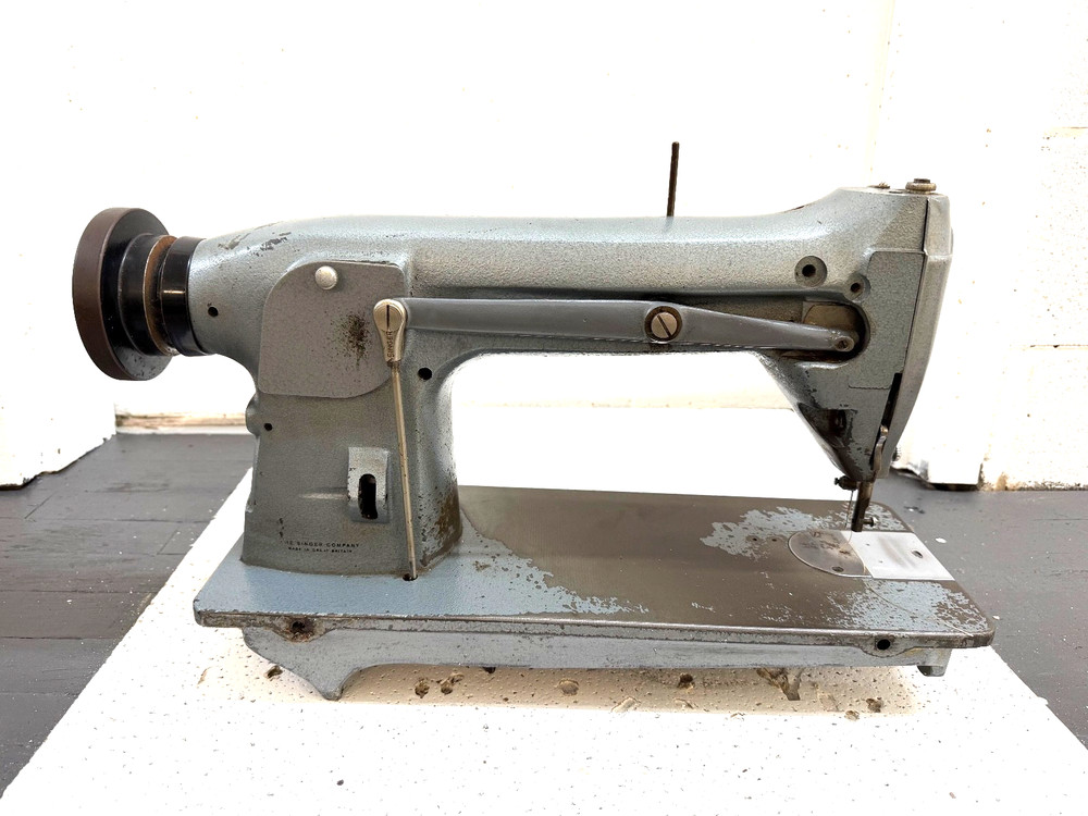 SINGER 331K4 SET UP FOR DARNING MENDING HEAD ONLY INDUSTRIAL SEWING MACHINE