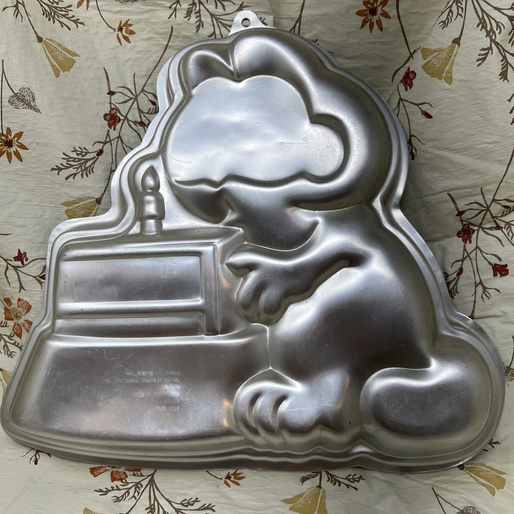 Vintage 1981 Wilton Garfield Cat Cake Pan