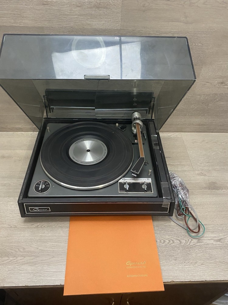 GARRARD SYNCHRO LAB 95 TURNTABLE / RECORD PLAYER