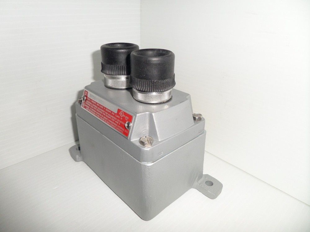 ⭐NEW IN BOX⭐ APPLETON EFDB110DU2 EXPLOSION PROOF START/STOP PUSH BUTTON 1"