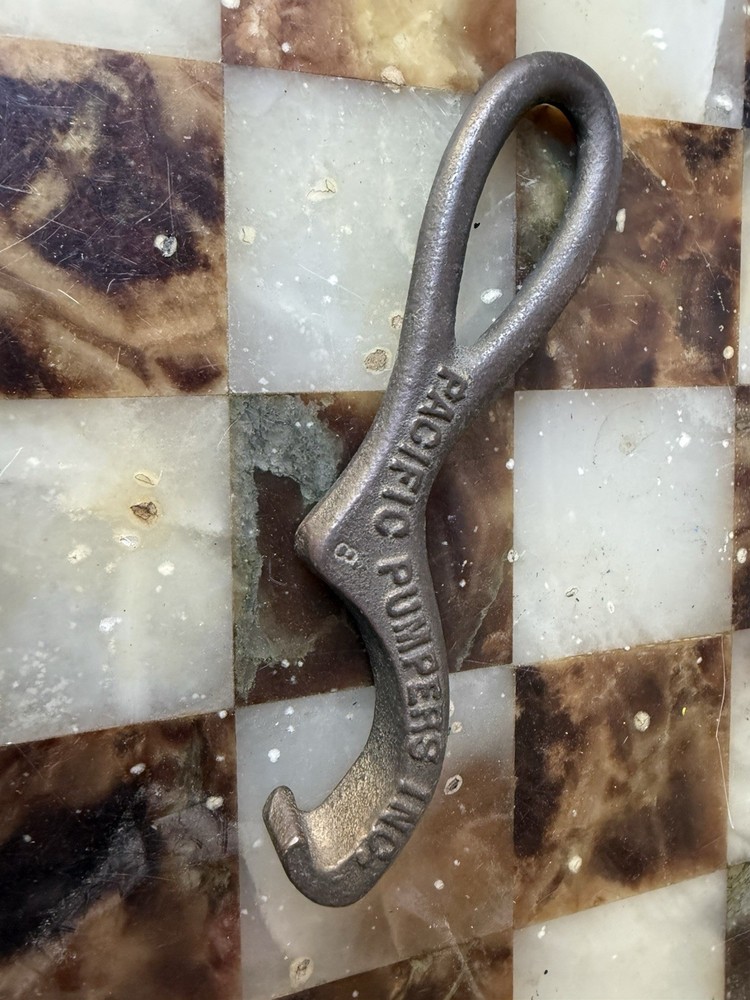 VINTAGE BRASS FIRE HYDRANT SPANNER WRENCH - PACIFIC PUMPERS